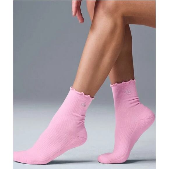 Alo Women's Lettuce Edge Sock Sweet Pink S/M New with Imperfection - Picture 1 of 4